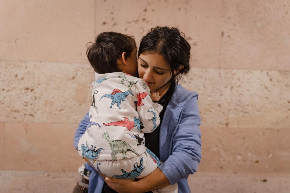 Armine Sargsyan und ihr dreijähriger Sohn