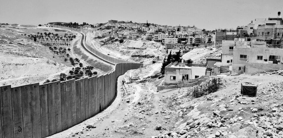 Abu Dis im Juli 2005, zwei Jahre nach dem Bau der Mauer