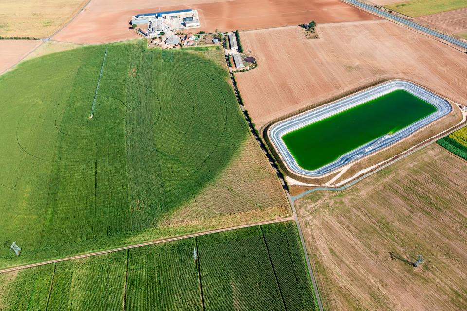 Viel Wasser für wenige: Nur fünf Prozent der Höfe sollen an die Reservoirs angeschlossen werden.