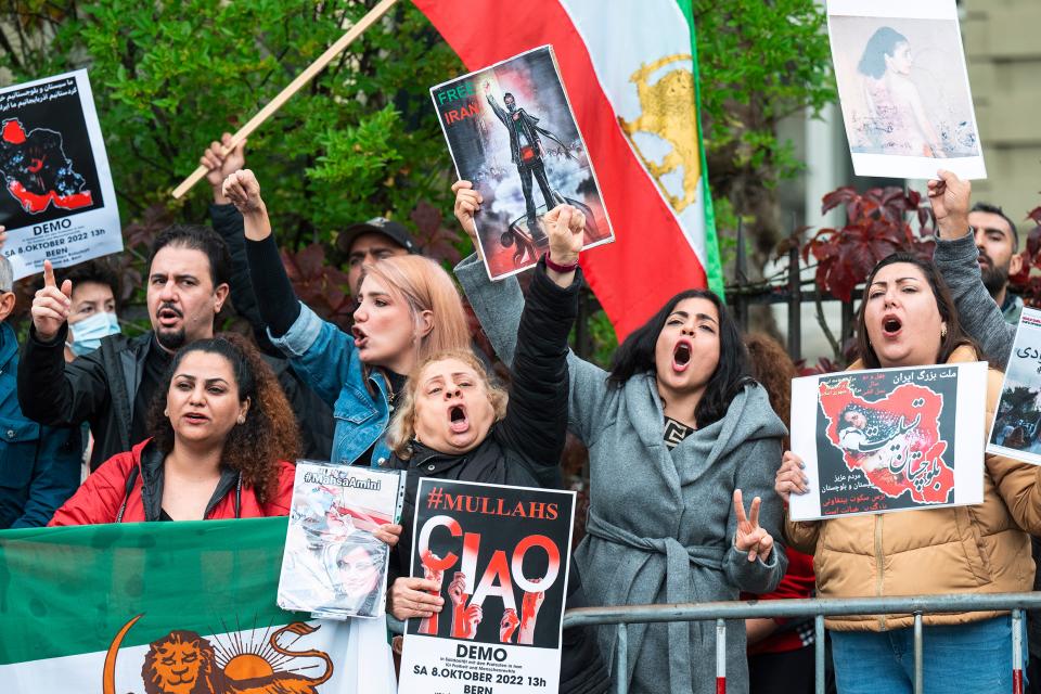 Kundgebung gegen den Tod von Mahsa «Jina» Amini im Oktober 2022 vor der iranischen Botschaft in Bern.
