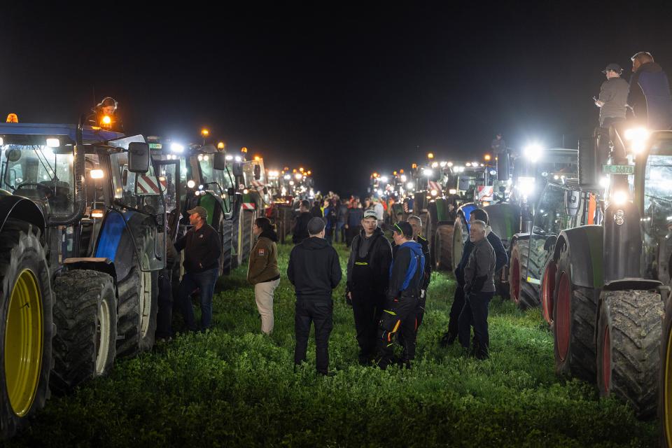 protestierende Landwirt:innen mit Traktoren in Ersigen BE am 24. März