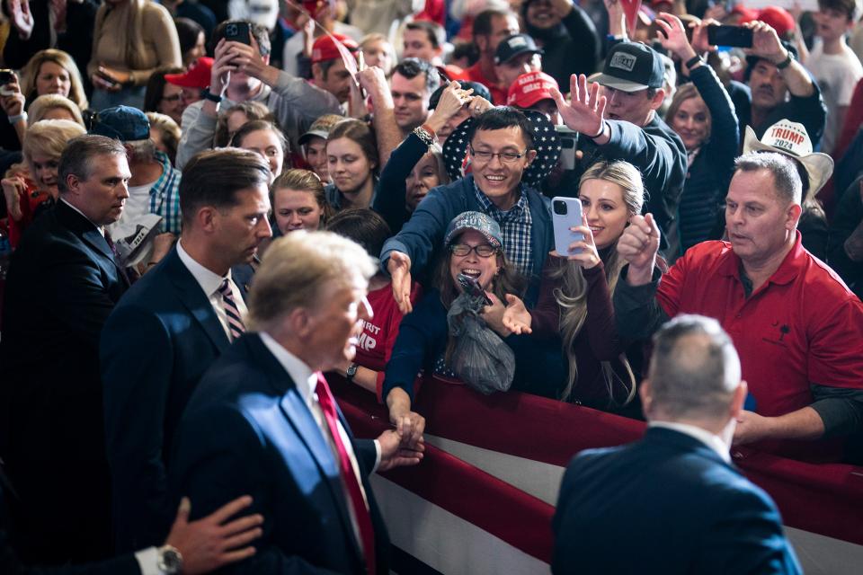 Anhänger:innen jubeln Trump zu, im Februar in Charleston in South Carolina