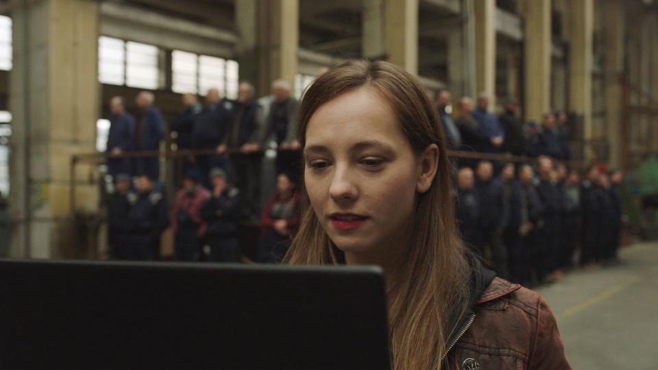 Jovana Stojiljković als Šeila im Film «The Last Socialist Artefact»