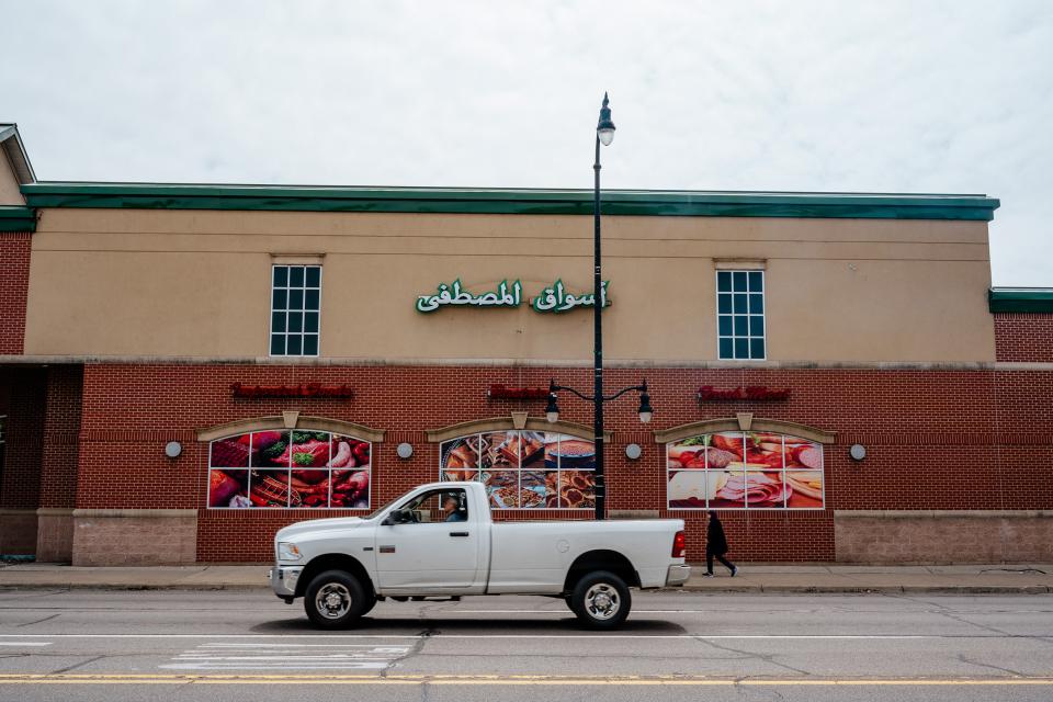Szenen aus Roseville, Shelby Township und Dearborn: internationales Lebensmittelgeschäft