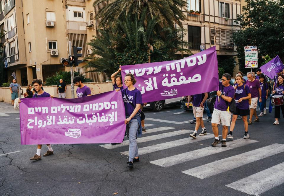 Demonstration für ein Waffenstillstandsabkommen in Tel Aviv