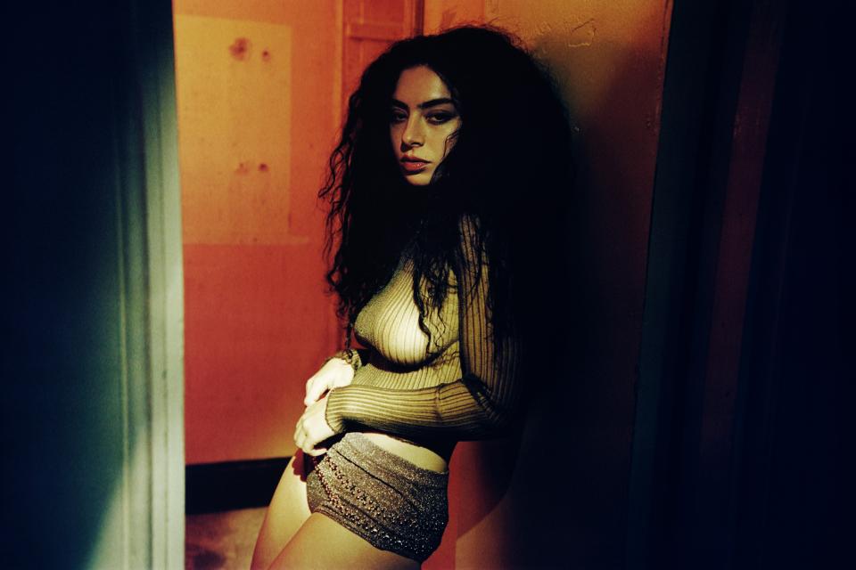 Portraitfoto von Charli XCX