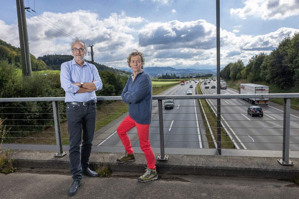 Bruno Vanoni und Désirée Oster oberhalb der Autobahnraststätte Grauholz