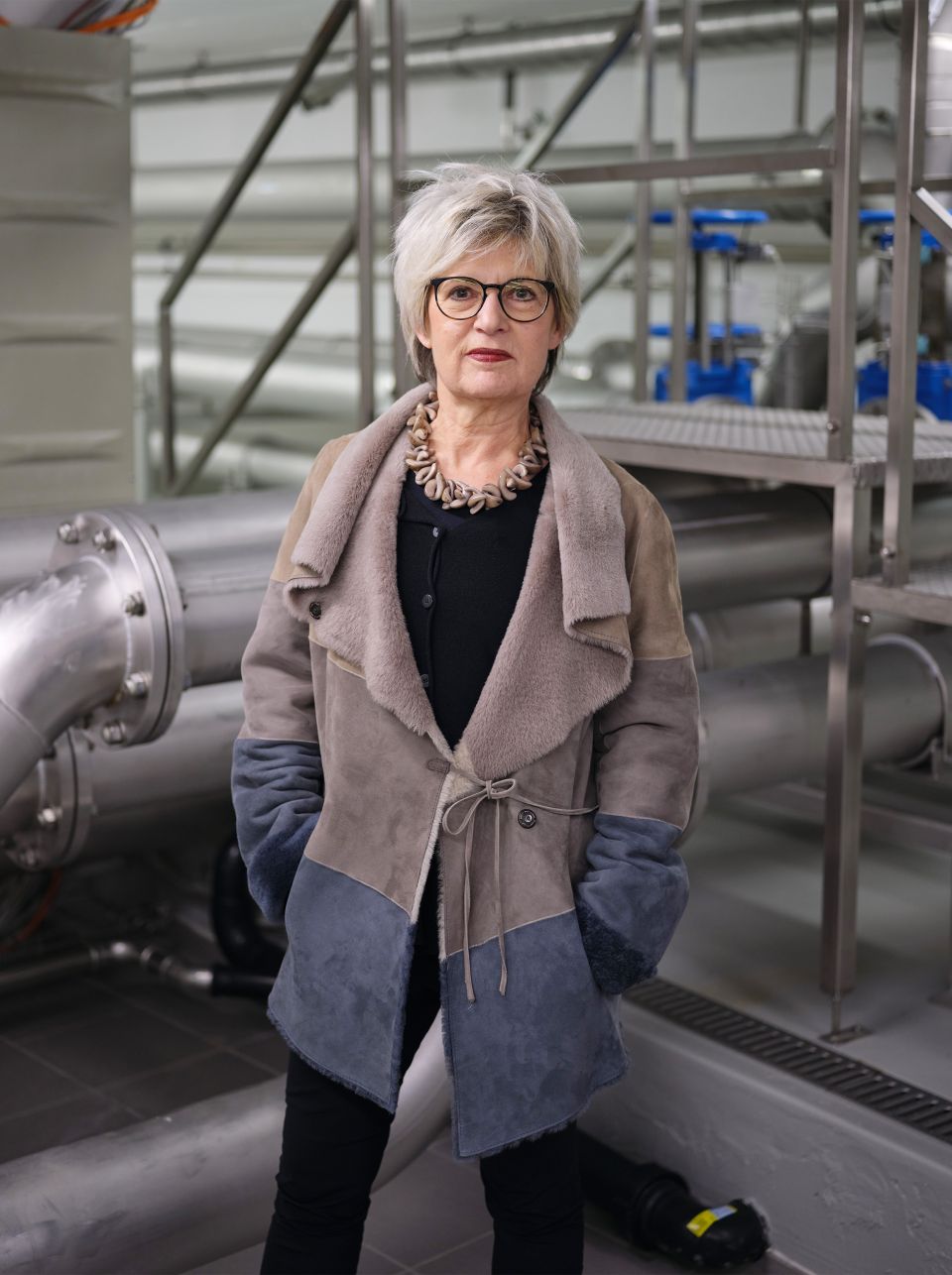 Christa Köppel steht im Trinkwasserpumpwerk von Au