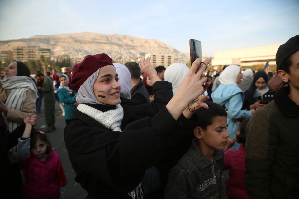 Menschen in Damaskus feiern das Ende des Assad-Regimes