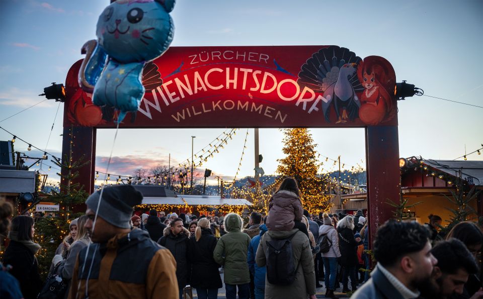 Weihnachtsdorf auf dem Zürcher Sechseläutenplatz