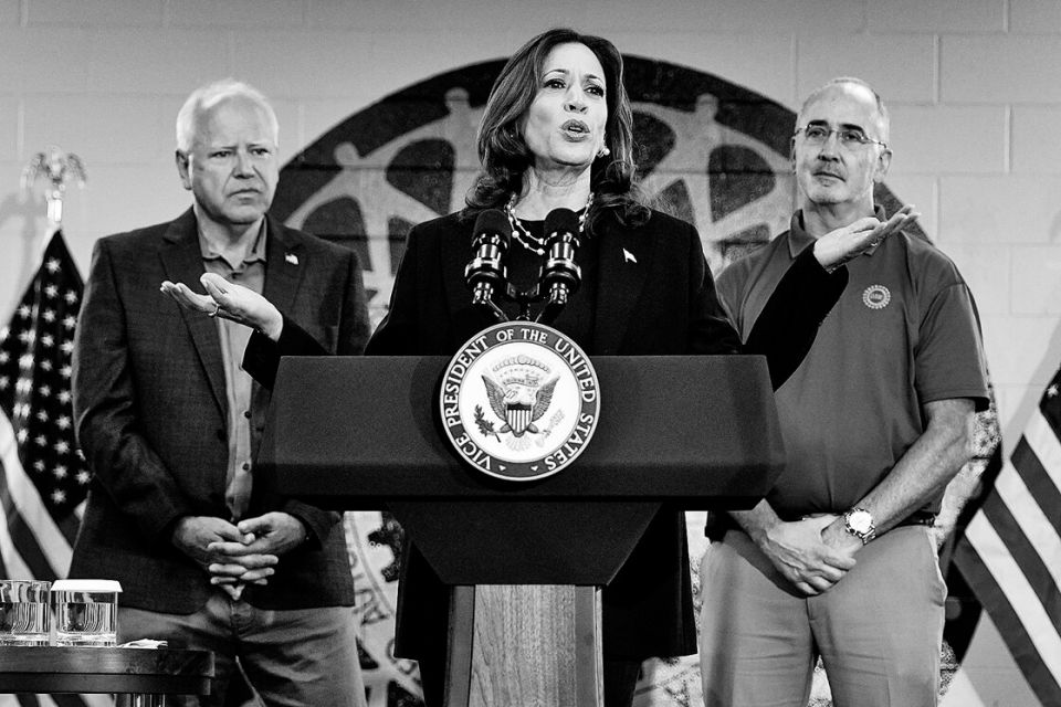 Harris und Walz mit Gewerkschaftsführer Shawn Fain (rechts) in Wayne, Michigan, 8. August 2024
