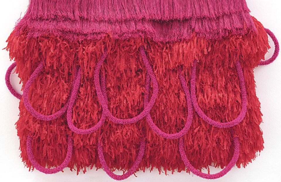 Desire Moheb-Zandi, 1, 1 2 3, Breathe deeper. Put your butterflies around me (Detail), 2024, Leinen, Lurex, Seil, Kordel, Baumwolle, Füllmaterial, Nylon, Stoff, Holz, Wolle, Faden, 260 × 146 × 10 cm