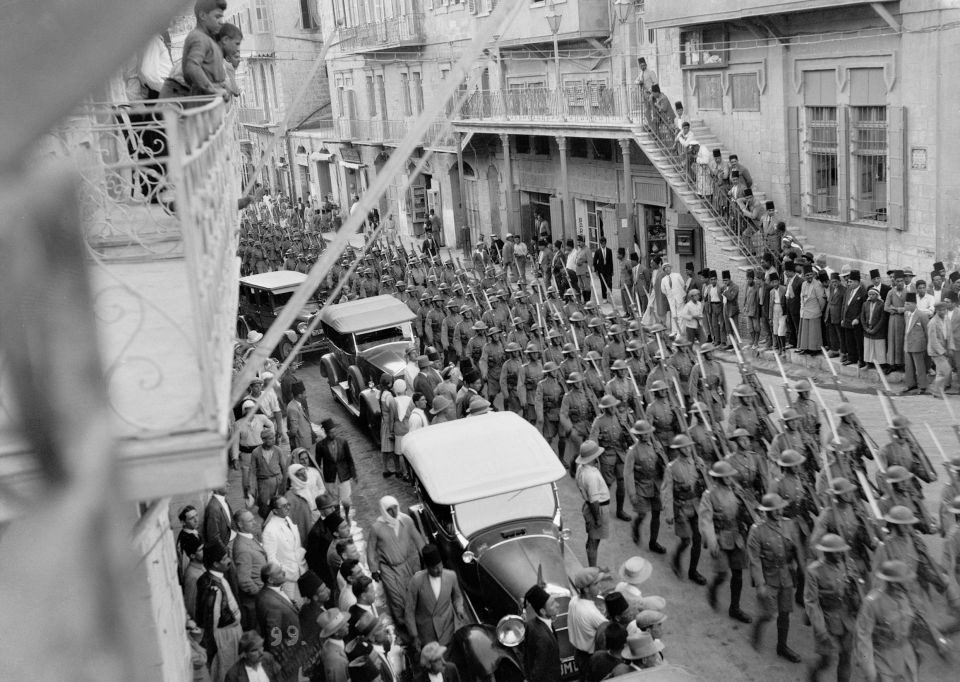 Britische Truppen in Jerusalem auf dem Weg zur Niederschlagung des arabischen Aufstands im August 1929