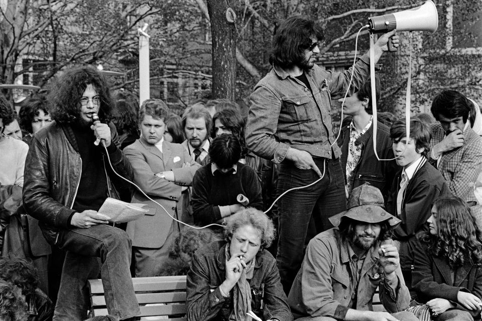 Guy Barrier von den Roten Steinen (unten mit Hut) am 1. Mai 1972 in Zürich