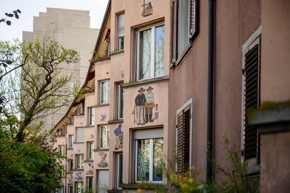 Fassade eines Gebäudes der ABZ in der Siedlung Seebahnhöfe