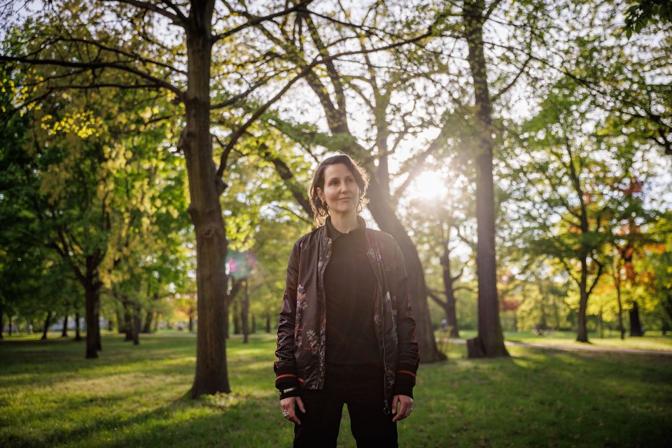 Portraitfoto von Jule Govrin