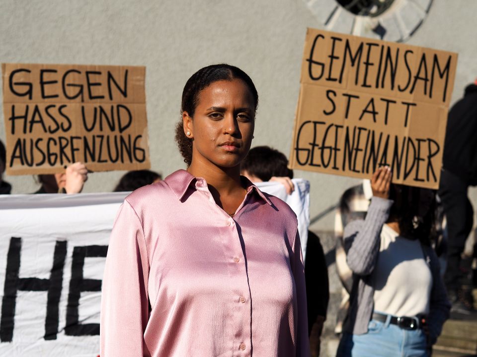 Semira Abebe an einer Demo