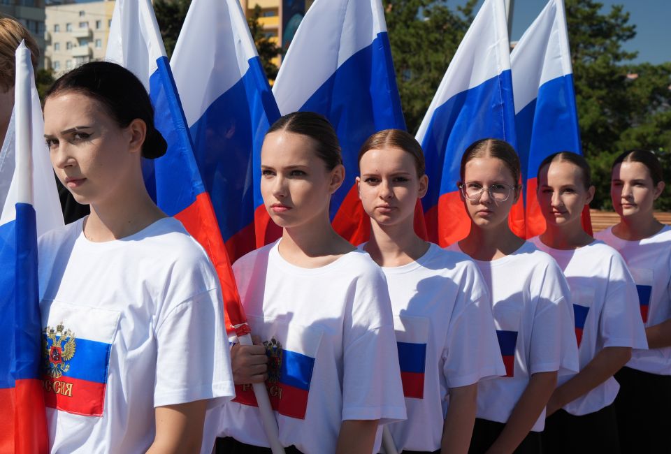 Ukrainische Schülerinnen am russischen «Tag der Flagge» im besetzten Mariupol