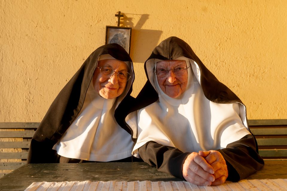 Schwester Rita und Schwester Bernadette