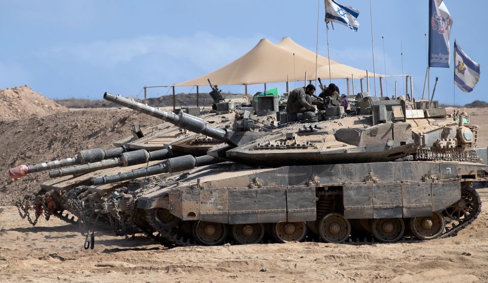  Panzer in Bereitschaft an der Grenze zu Gaza
