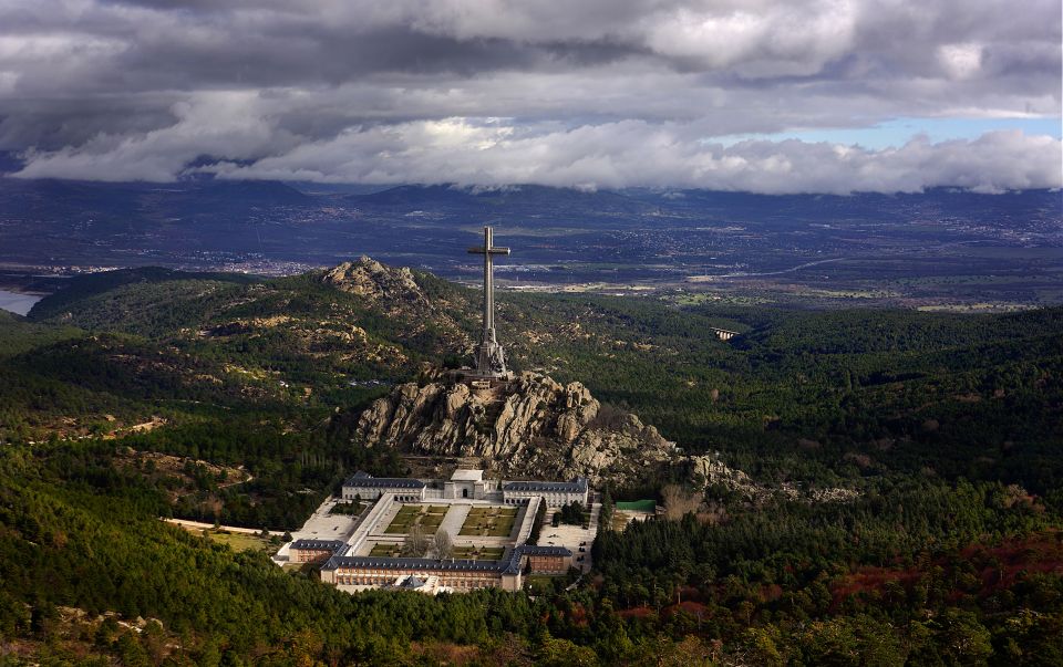 die Gedenkstätte Valle de Cuelgamuros in der Sierra de Guadarrama