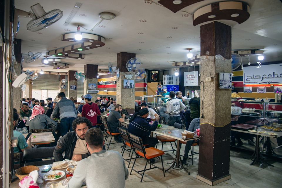 Gäste im Restaurant Sulh in Idlib