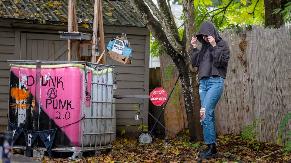 Zeina in ihrem Garten
