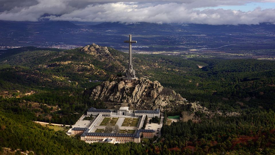 die Gedenkstätte Valle de Cuelgamuros in der Sierra de Guadarrama