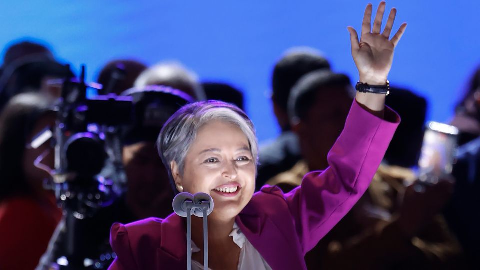 Jeannette Jara an einer Wahlkampfveranstaltung in Santiago am 11.&nbsp;November