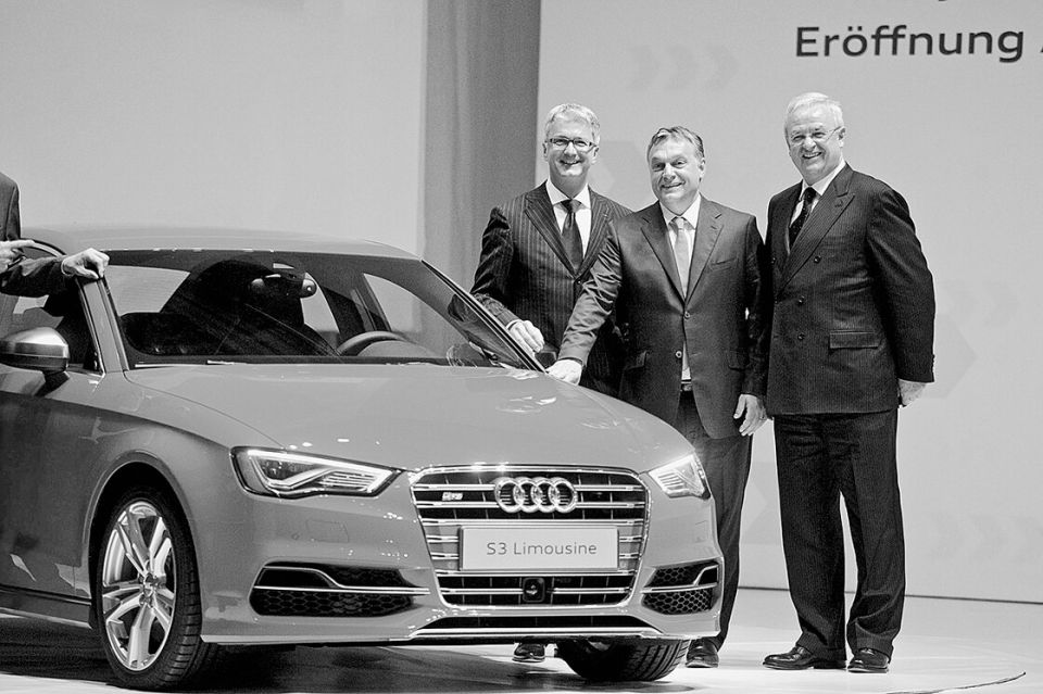 Rupert Stadler (Audi), Viktor Orbán und Martin Winterkorn (VW), Györ, 12. Juni 2013