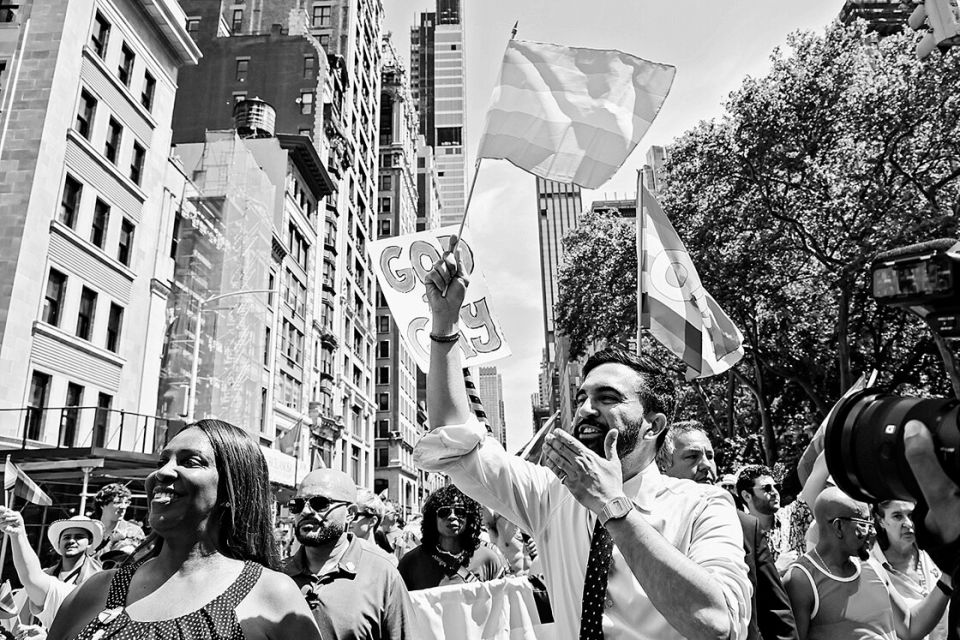Generalstaatsanwältin Letitia James und Zohran Mamdani auf der Pride Parade