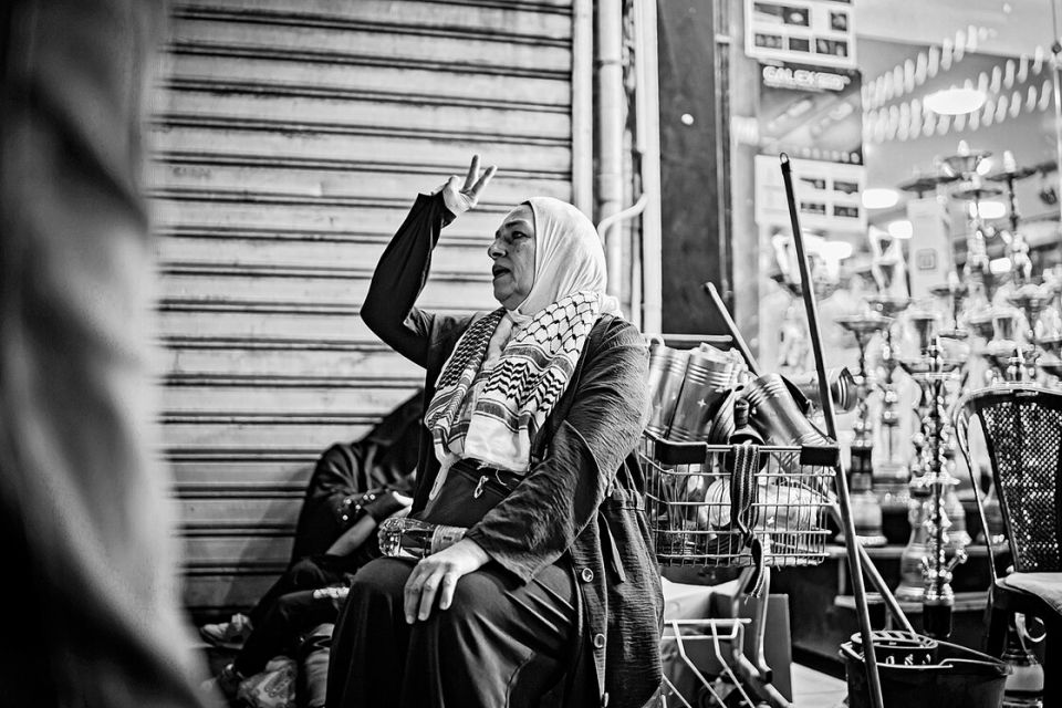 eine Frau in einem Geschäft in Amman, 20. September 2024