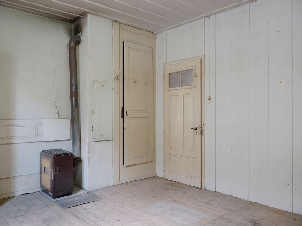 leeres Zimmer im Bührer-Areal in Biel