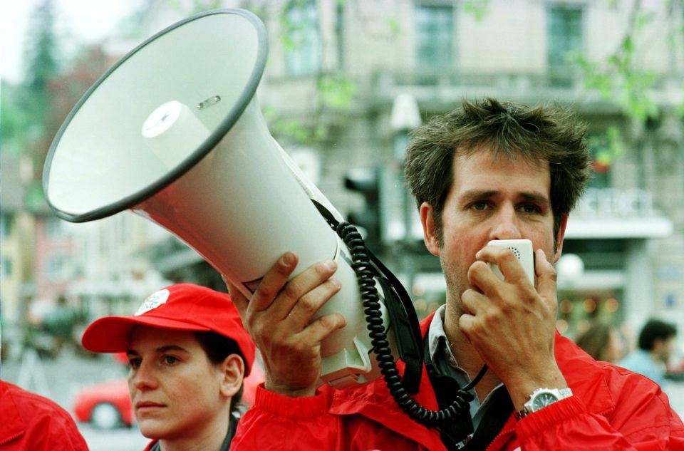 Christoph Schlingensief an einer Kundgebung