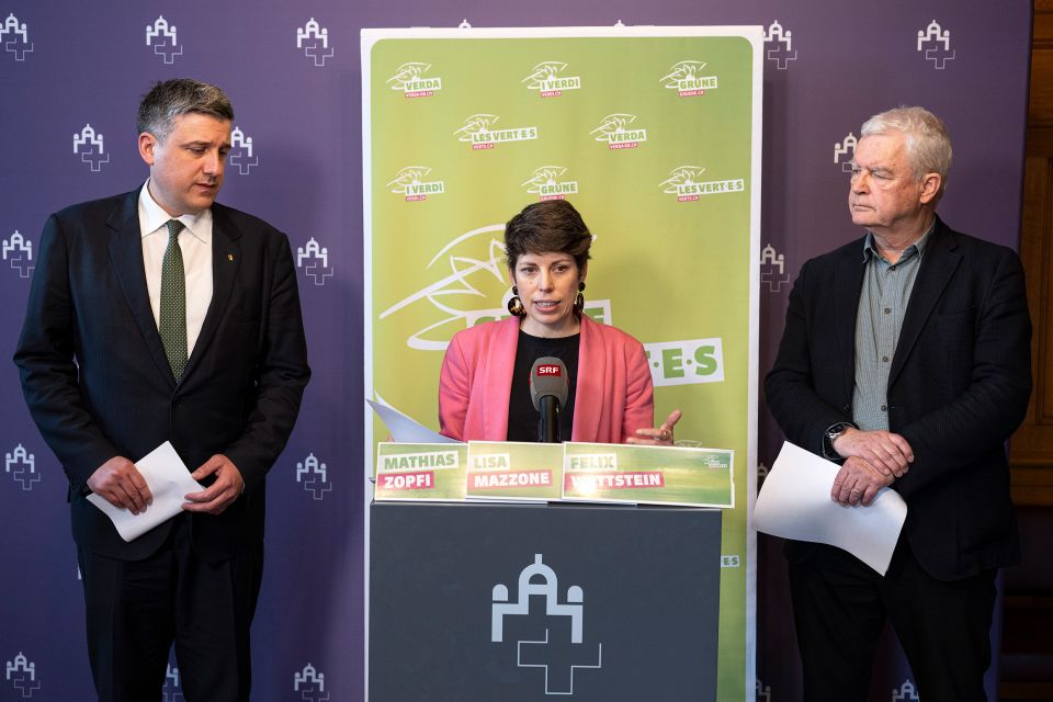 Mathias Zopfi, Lisa Mazzone und Felix Wettstein bei ihrer Pressekonferenz