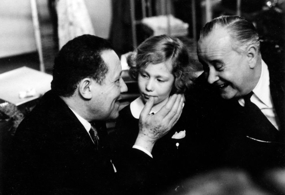 Kurt Hirschfeld mit Tochter Ruth und Drehbuchautor Richard Schweizer 1961