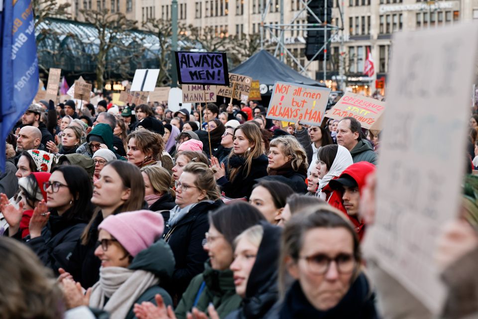 Protest gegen digitale Gewalt gegen Frauen Ende März in Hamburg