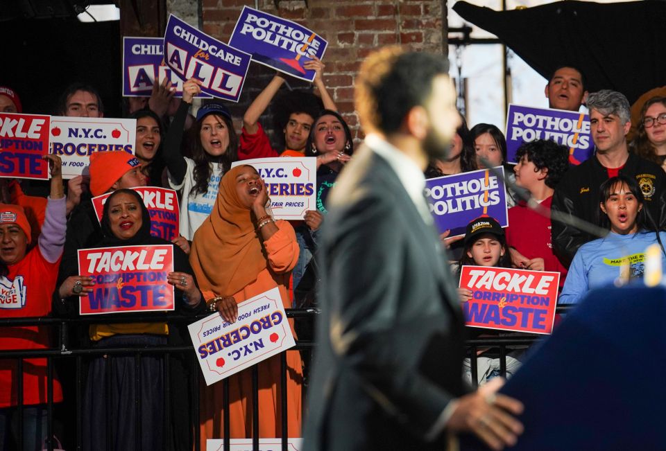 Zohran Mamdani vor Publikum an einer Veranstaltung