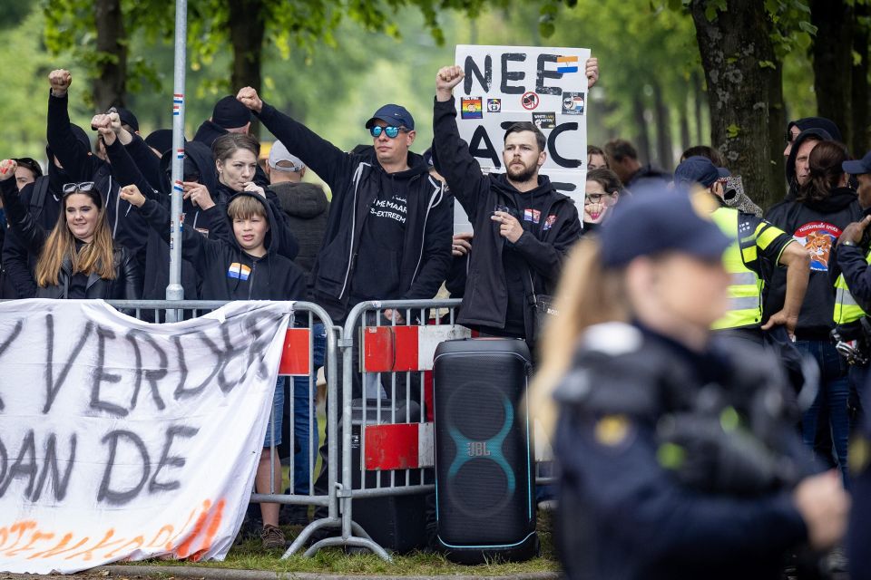 Aufmarsch in Loosdrecht am 17. Mai