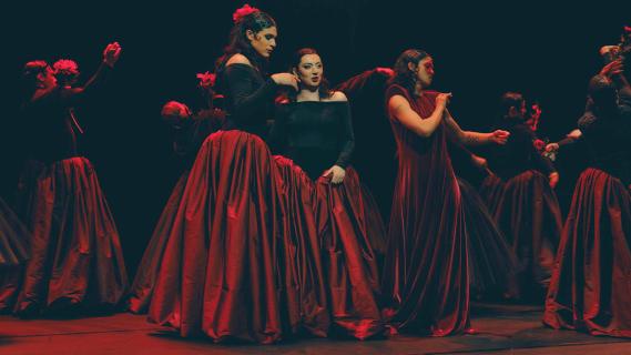 Bühnenfoto des Theaterstück «Carmen»