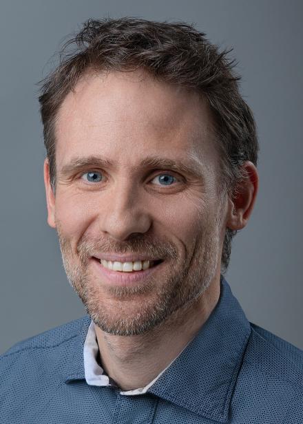 Portraitfoto von Oliver Fuhrer