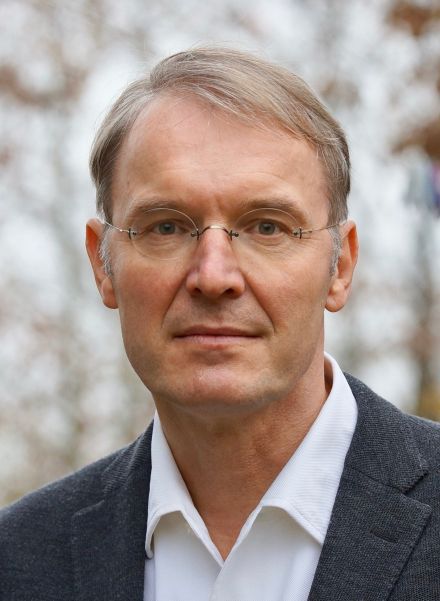 Portraitfoto von Gefängnismediziner Hans Wolff