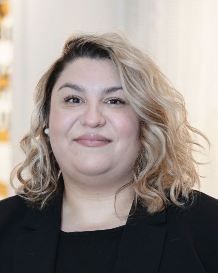Portraitfoto von Nadja Greku