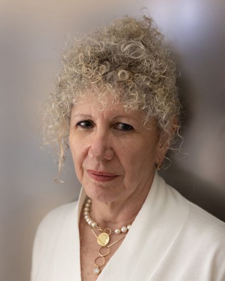 Portraitfoto von Lizzie Doron