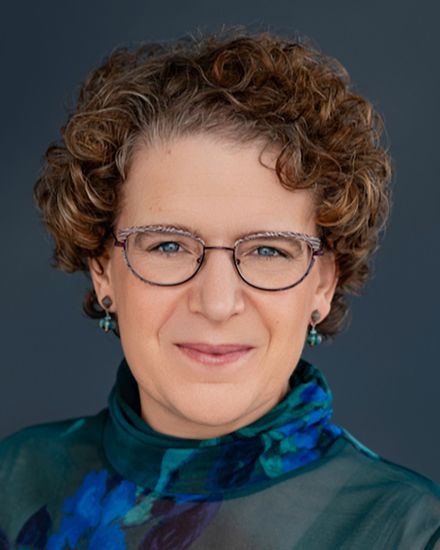Portraitfoto von Emily Bender
