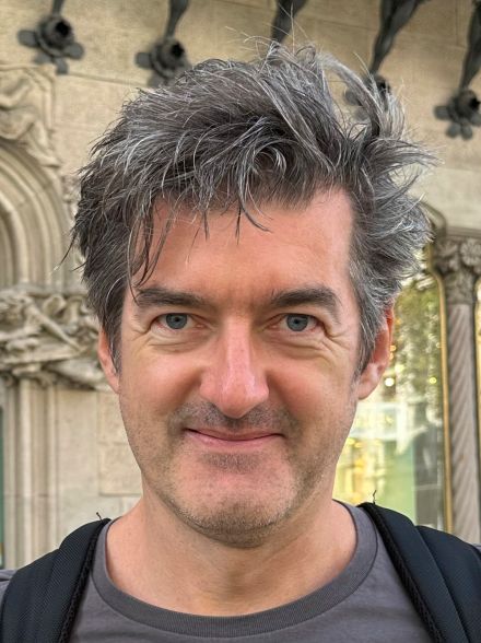 Portraitfoto von Oliver Ressler