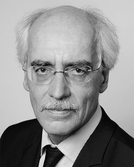 Portraitfoto von Reinhard Schulze