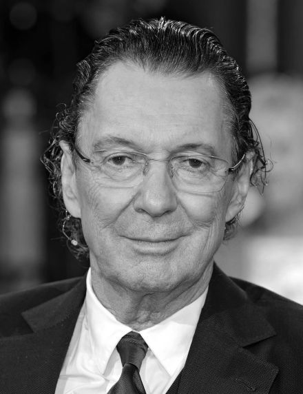 Portraitfoto von Martin Suter