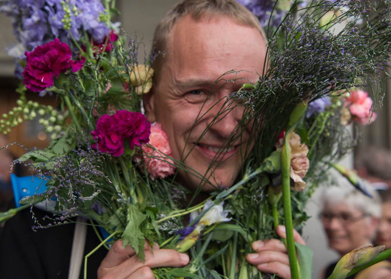 first image of the article