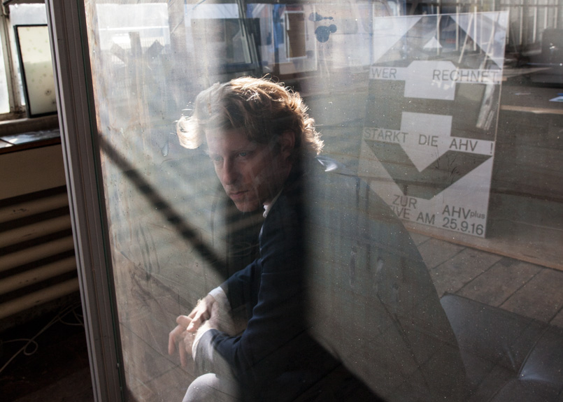 first image of the article